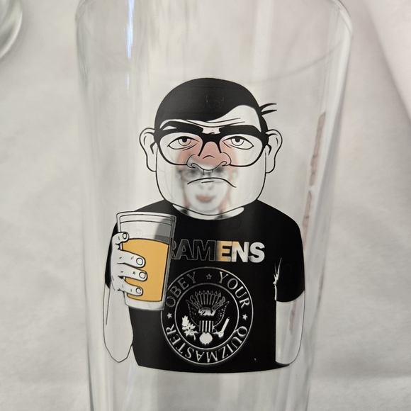 "Geeks Who Drink" Pint Glass, Obey Your Quizmaster Trivia Competition, Set of 5 - Picture 3 of 9